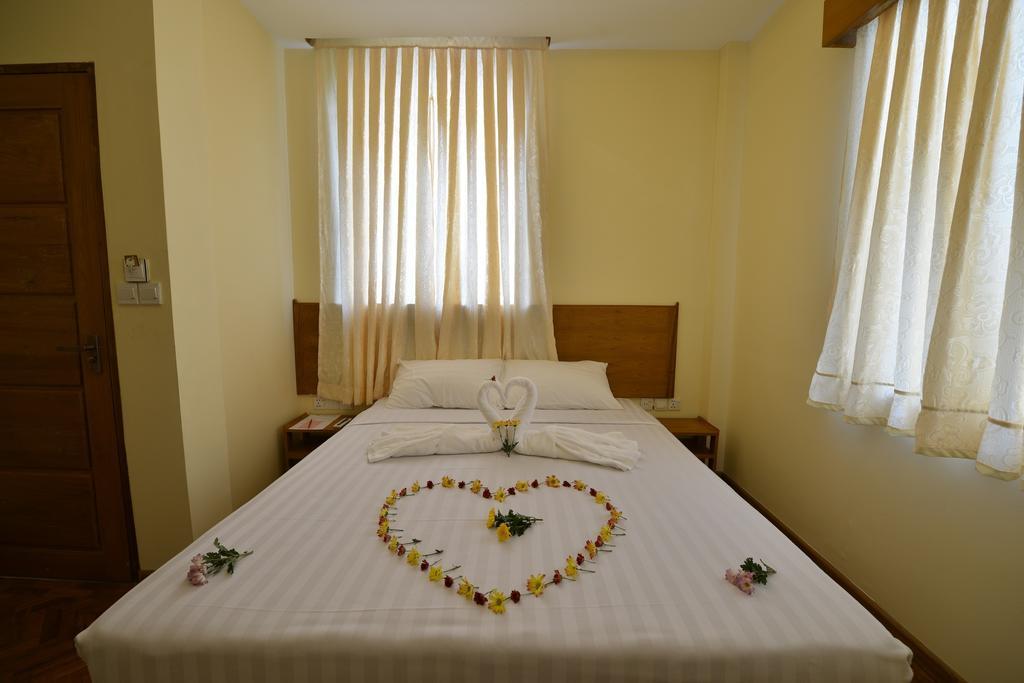 Northern Breeze Hotel Bagan Ngoại thất bức ảnh